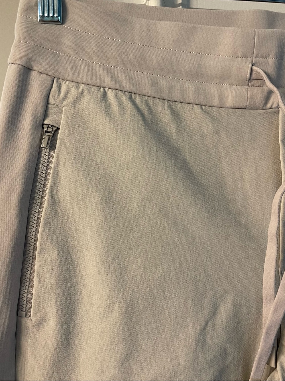 Athleta Women’s Light Beige Jogger Sweatpants with Zip Pockets - Picture 4 of 9